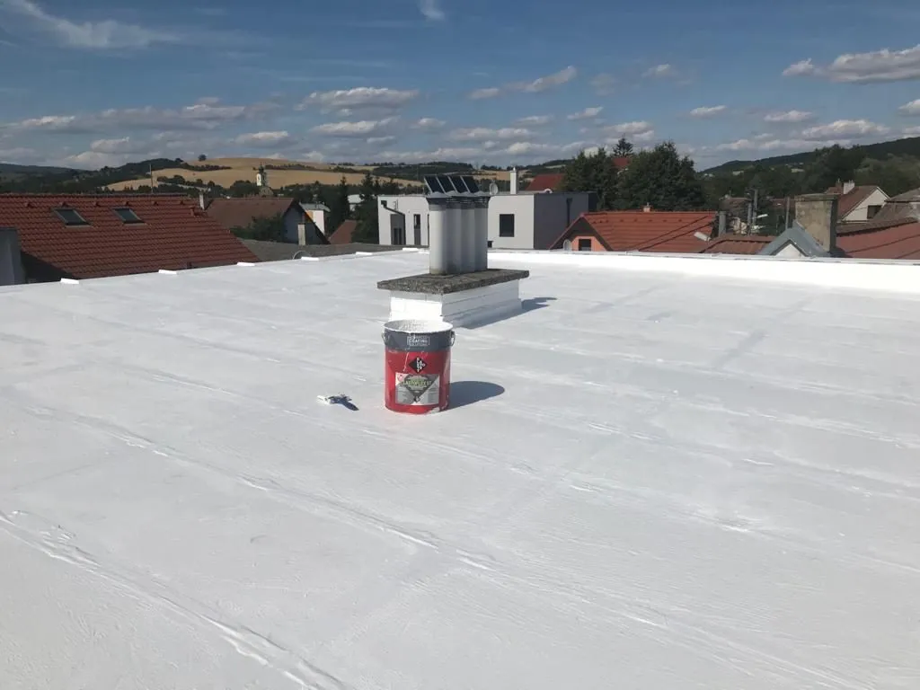 Detail hydroizolácie strechy pri komíne